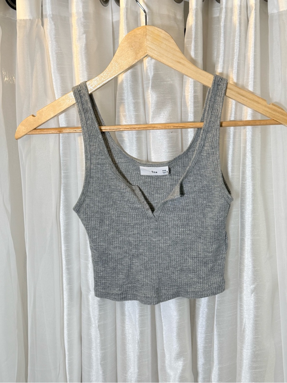 TNA Ribbed Grey V-Notch Tank